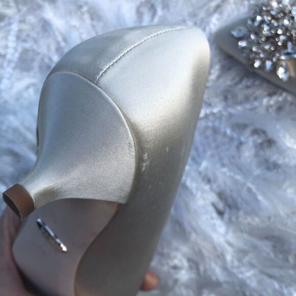 BADGLEY MISCHKA Vail Ivory Satin Kitten Heel Pump - Picture 6 of 15